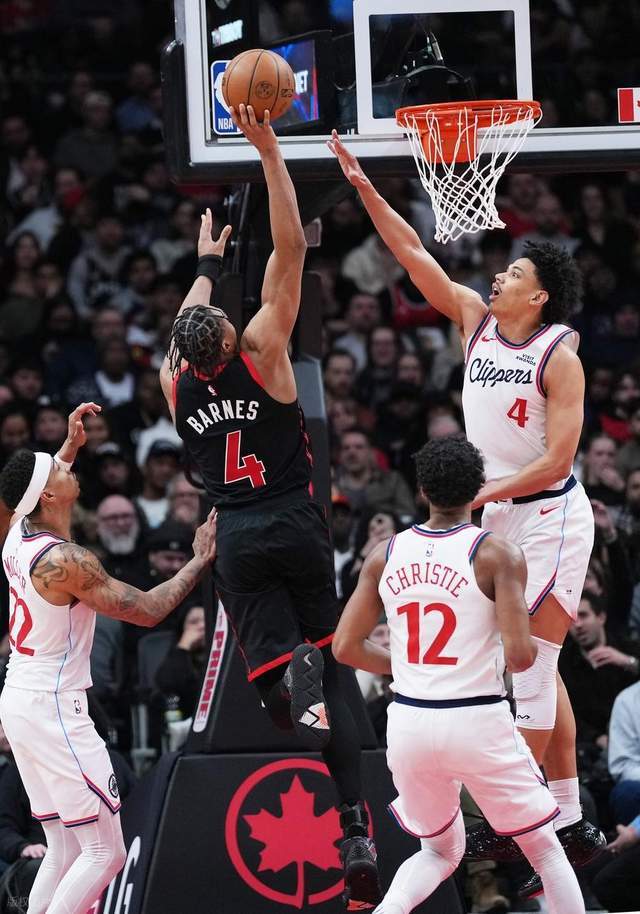 爆大冷！单核哈登掀翻东部第四！快船冲上第十，两大奇兵轰35分